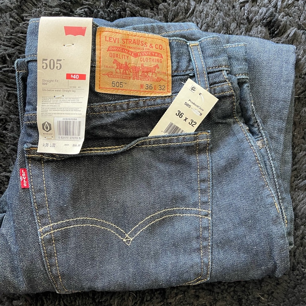 Levi Jeans 505 36x32 NWT